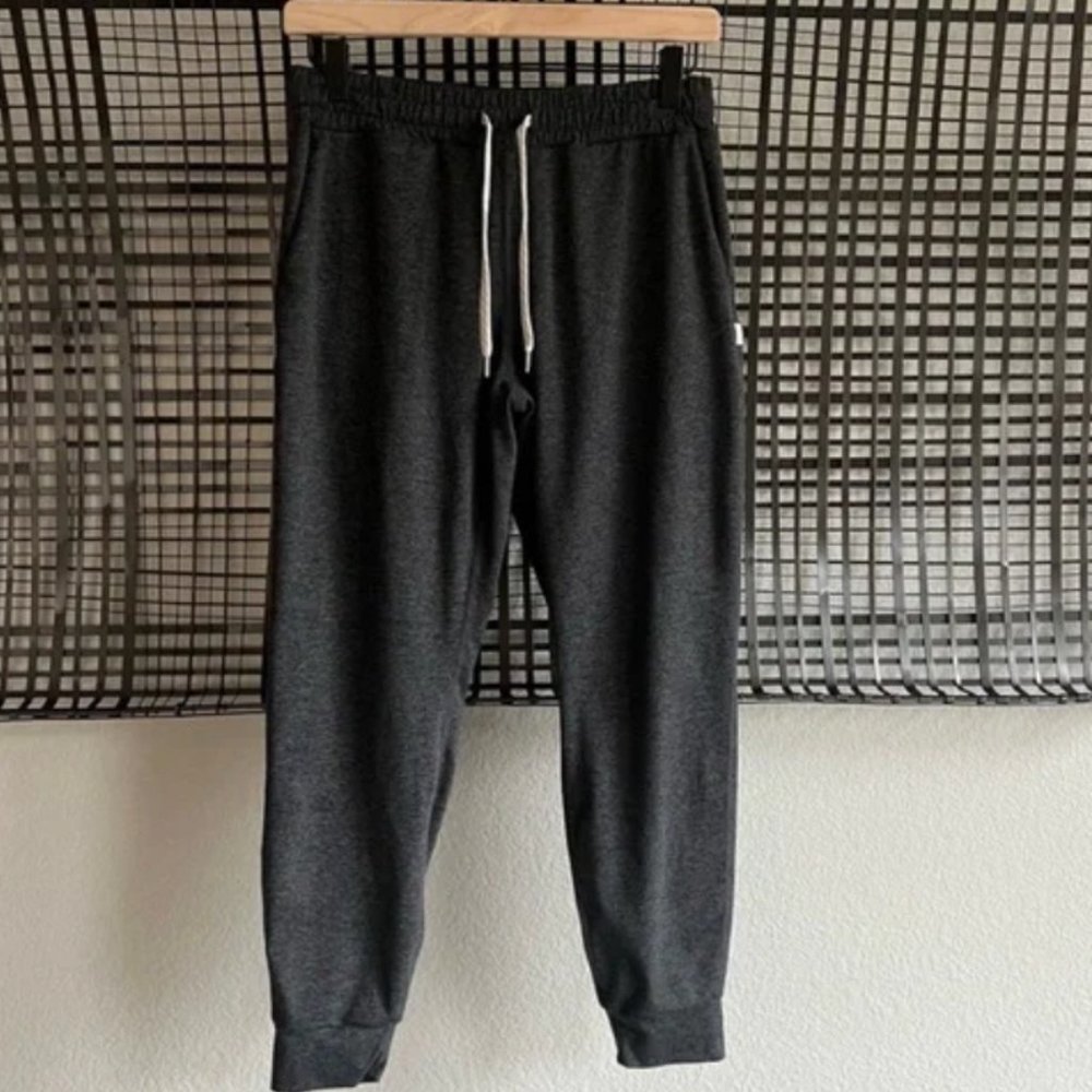 NWOT Vuori Performance Jogger Size XS